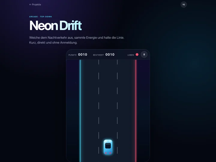 Screenshot von Neon Drift mit dreispuriger Neonstraße und Spielerfahrzeug.